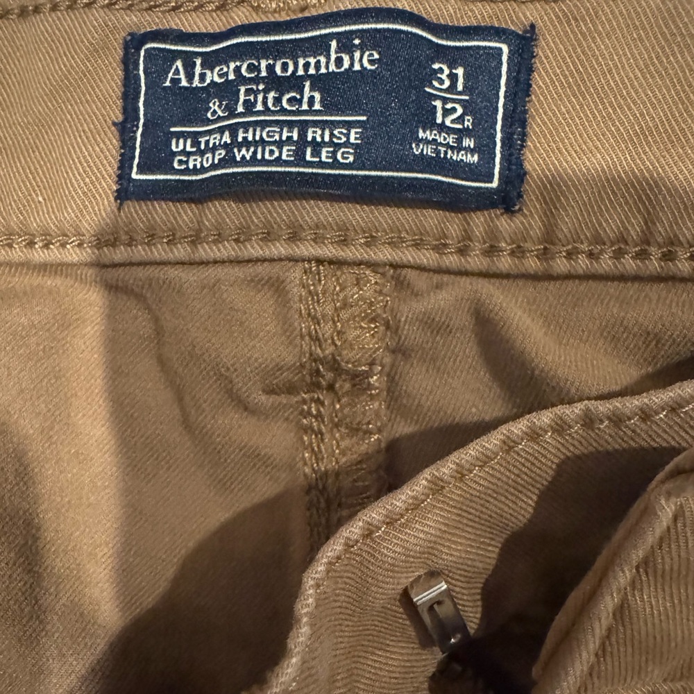 Abercrombie & Fitch Brown Cropped Pants - Picture 3 of 4